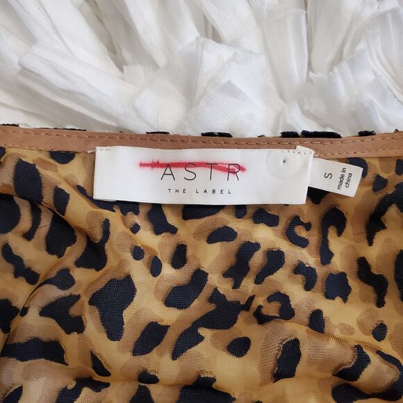 ASTR DRESS WOMEN'S SMALL LEOPARD  NIKITA TIERED RUFFLE HEM SHORT MINI VELVET - Picture 11 of 17